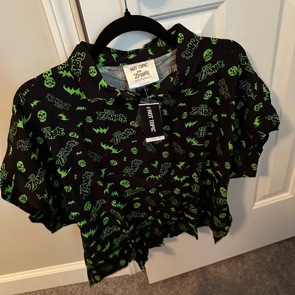 NWT Rob Zombie x Hot Topic crop button down (junior’s sizing / junior’s medium) - Picture 1 of 9